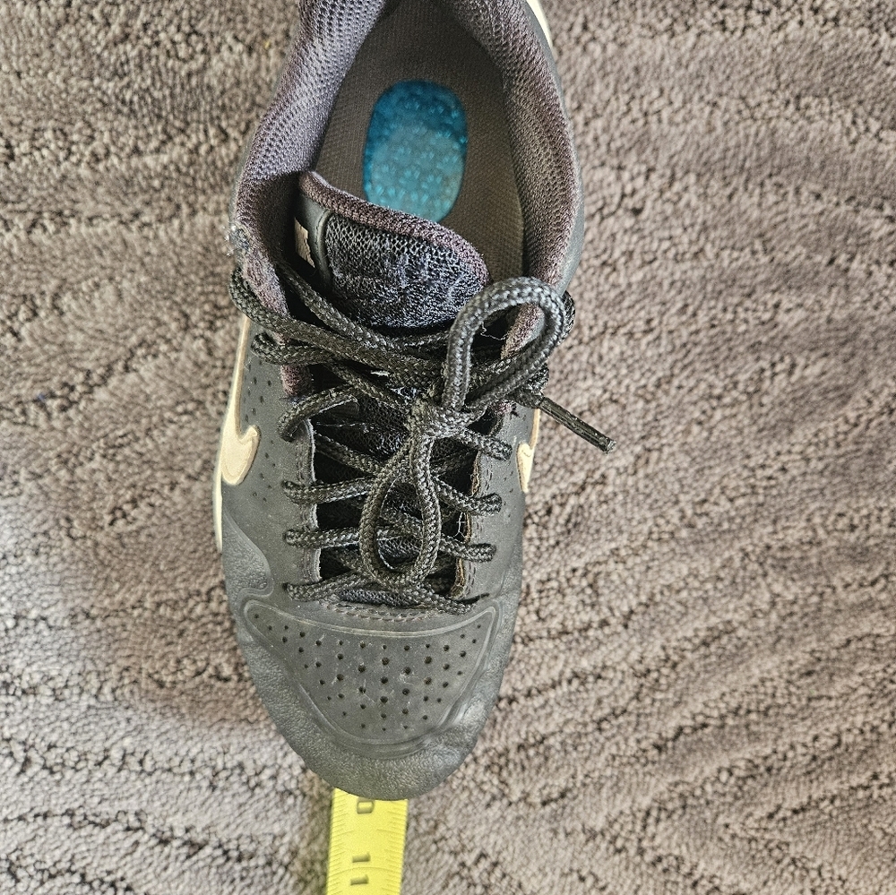 Nike indoor turf sneakers, Kids 2Y - Picture 4 of 14